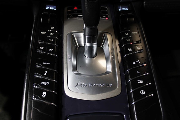 Porsche Panamera 19 of 27