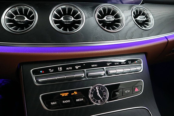 Mercedes-Benz E200 18 of 27
