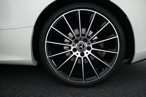 Mercedes-Benz E200 27 of 27