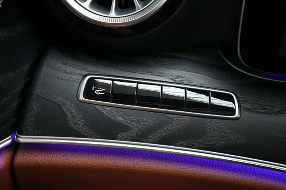 Mercedes-Benz E200 22 of 27