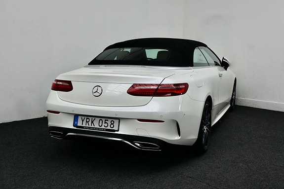 Mercedes-Benz E200 5 of 5