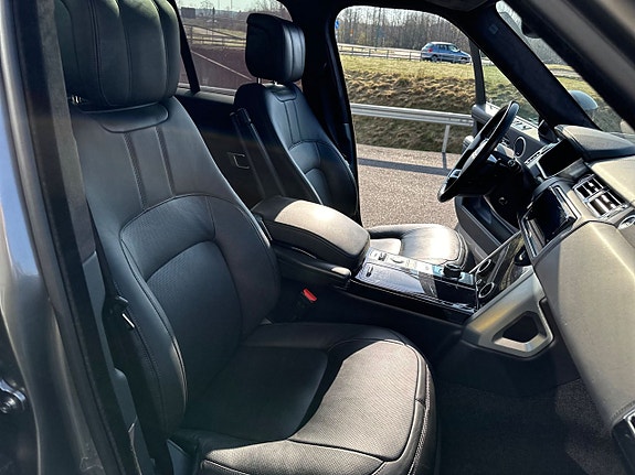Land Rover Range Rover 18 of 23