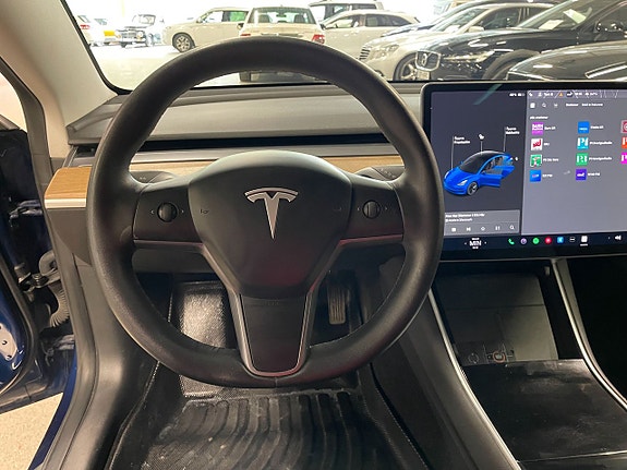 Tesla Model 3 6 of 9