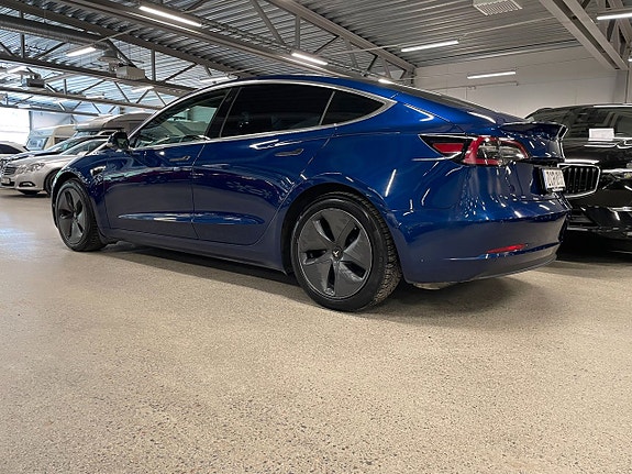 Tesla Model 3 3 of 9