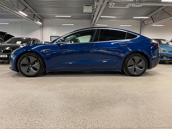 Tesla Model 3 2 of 9