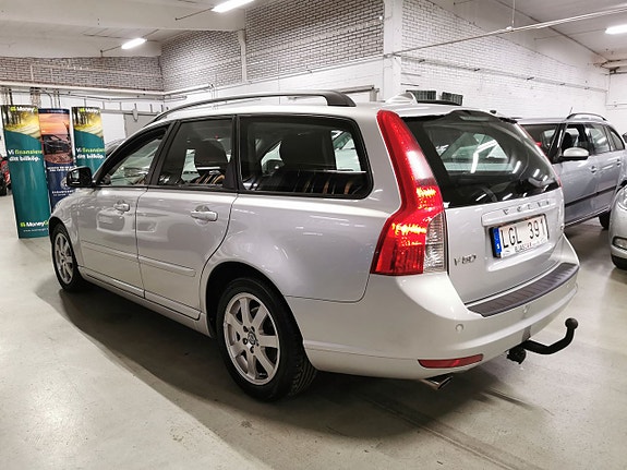 Volvo V50 3 of 18