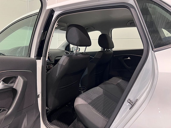Volkswagen Polo 12 of 18