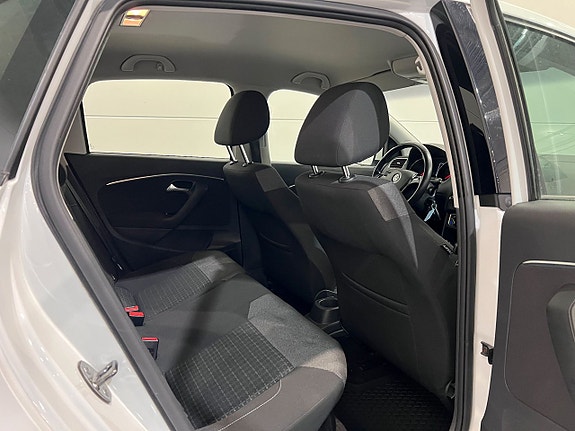 Volkswagen Polo 10 of 18