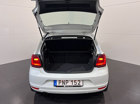 Volkswagen Polo 13 of 18
