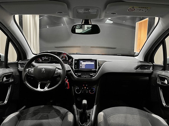 Peugeot 208 17 of 24