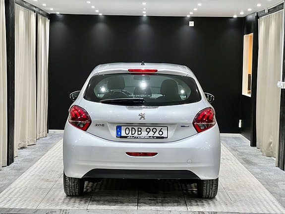 Peugeot 208 4 of 5