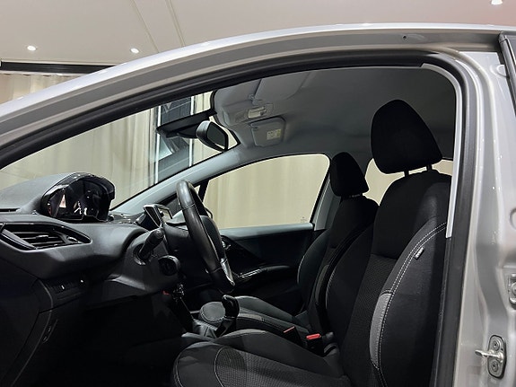 Peugeot 208 14 of 24