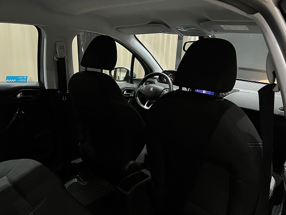 Peugeot 208 18 of 24
