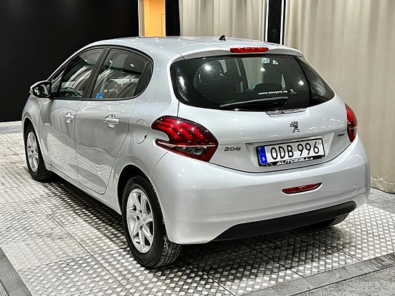 Peugeot 208 6 of 24