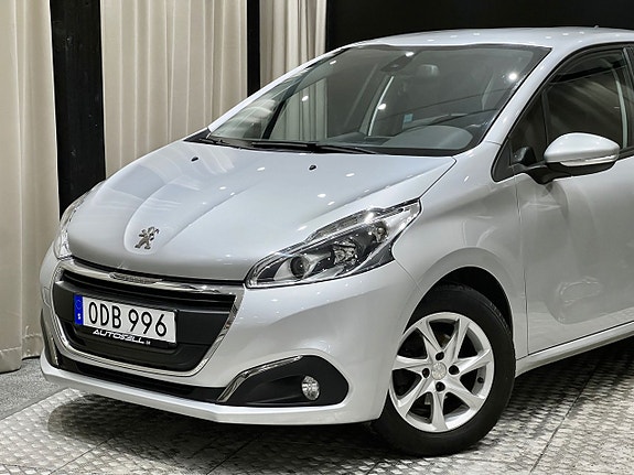 Peugeot 208 11 of 24