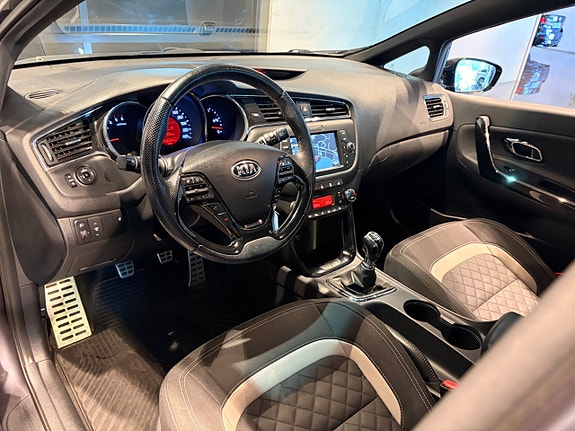 Kia Ceed 18 of 23