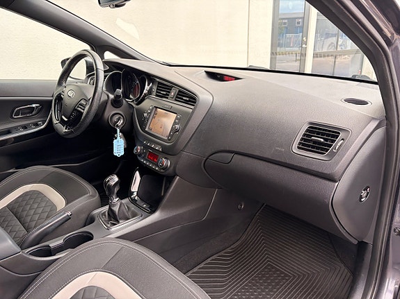 Kia Ceed 4 of 16