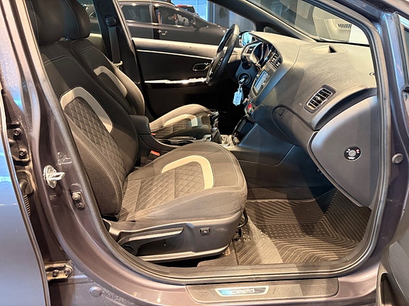 Kia Ceed 3 of 23