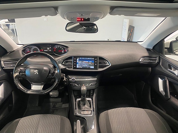 Peugeot 308 10 of 15