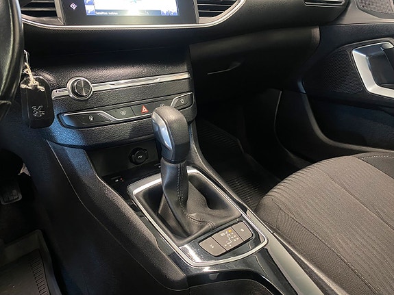 Peugeot 308 13 of 15