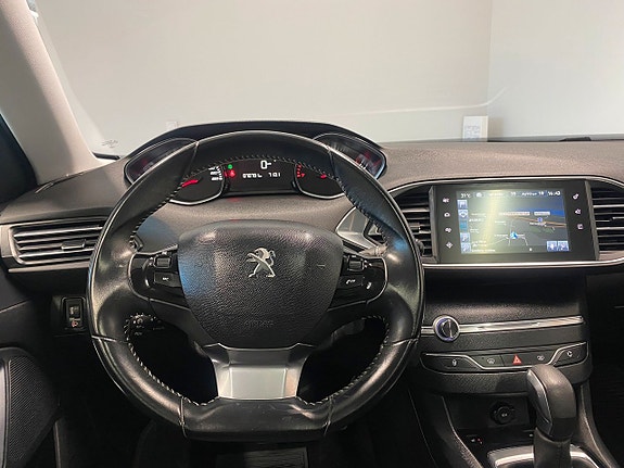 Peugeot 308 12 of 15
