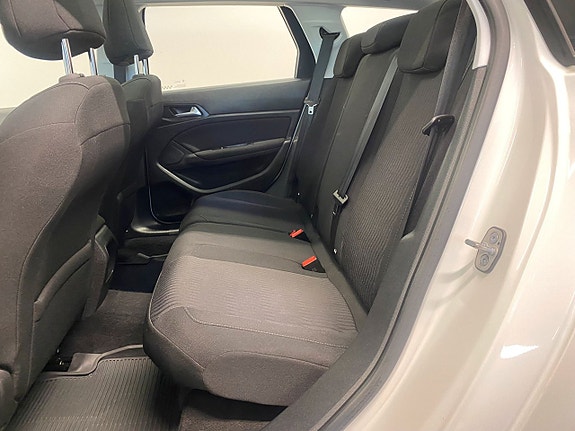 Peugeot 308 9 of 15