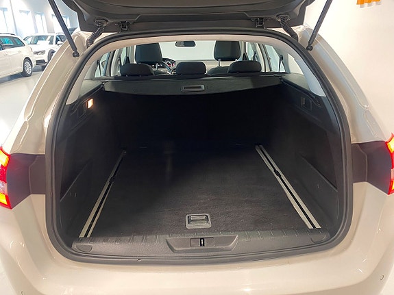 Peugeot 308 7 of 15