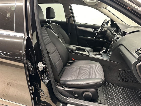 Mercedes-Benz C220 14 of 20