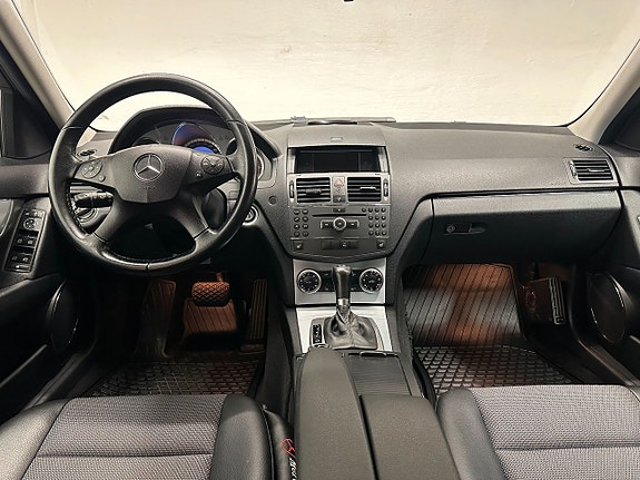 Mercedes-Benz C220 9 of 20
