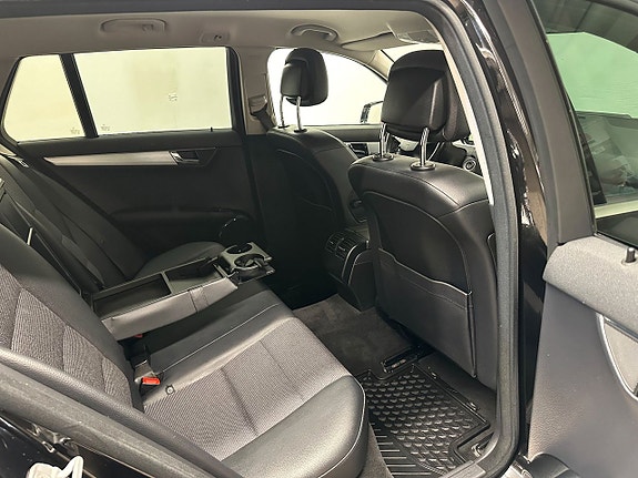 Mercedes-Benz C220 19 of 20