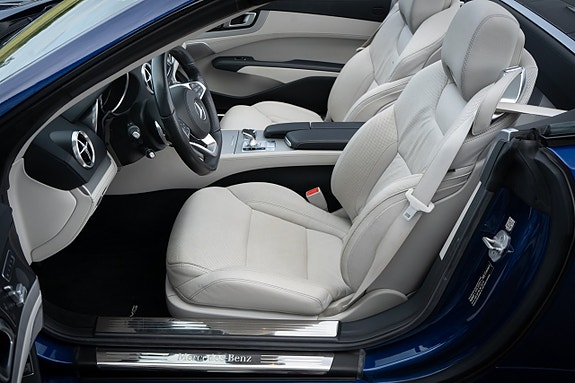 Mercedes-Benz SL500 3 of 5