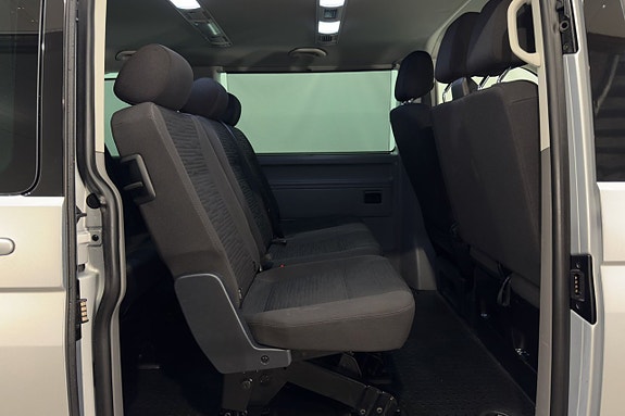 Volkswagen Caravelle 19 of 22