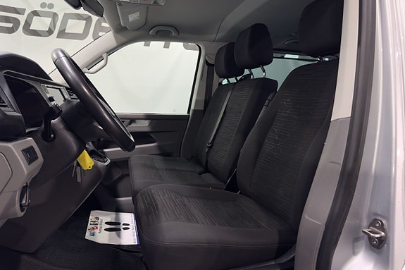 Volkswagen Caravelle 9 of 22