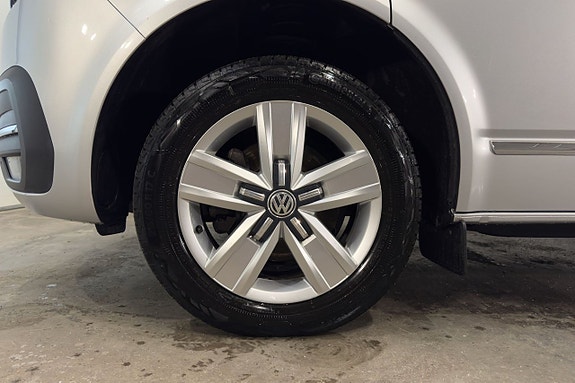 Volkswagen Caravelle 22 of 22