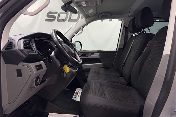 Volkswagen Caravelle 8 of 22