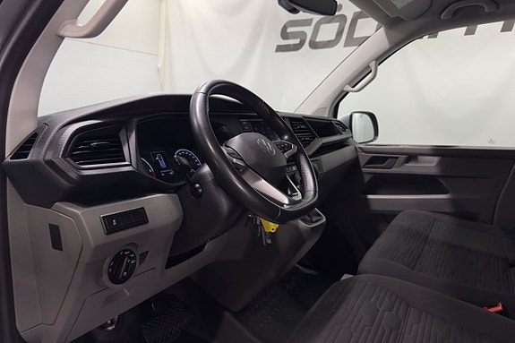 Volkswagen Caravelle 10 of 22