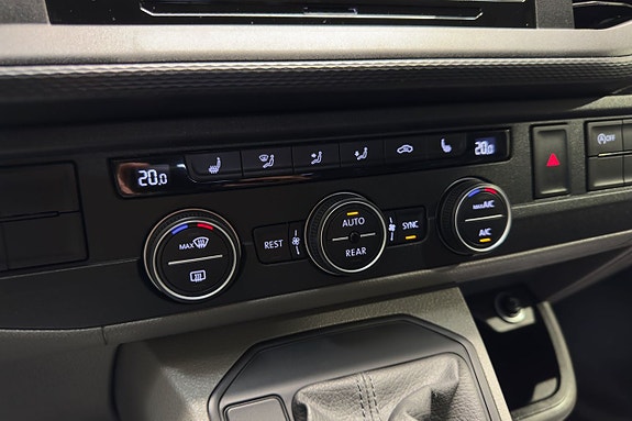 Volkswagen Caravelle 17 of 22