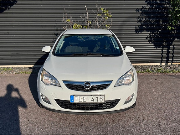 Opel Astra 2 of 5