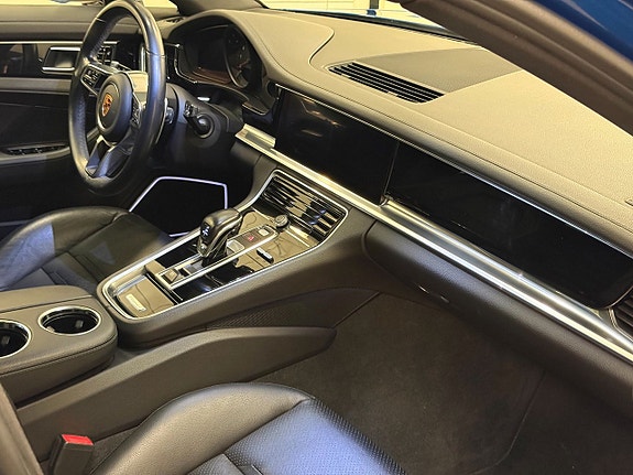 Porsche Panamera 4 12 of 15