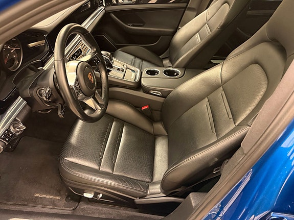 Porsche Panamera 4 9 of 15