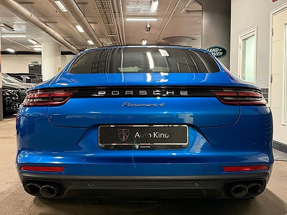 Porsche Panamera 4 4 of 5