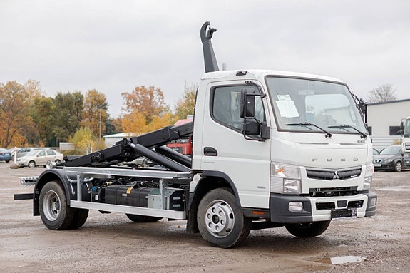 Mitsubishi FUSO Canter 3 of 4