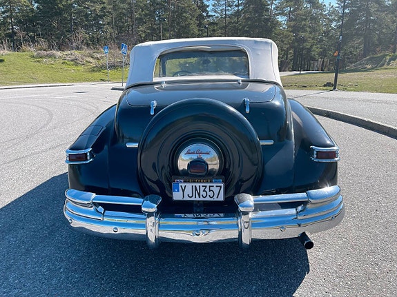 Lincoln Continental 7 of 13
