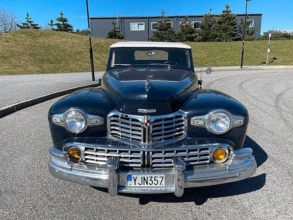 Lincoln Continental 8 of 13