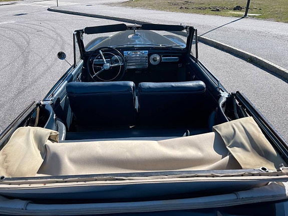 Lincoln Continental 11 of 13