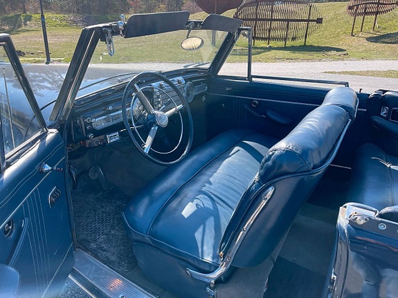 Lincoln Continental 12 of 13