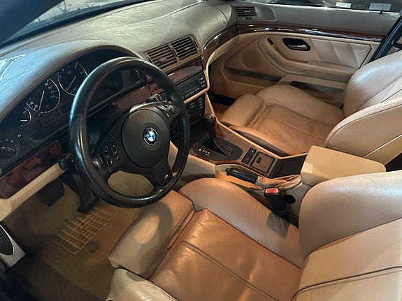 BMW 525 8 of 18