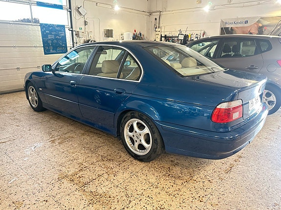 BMW 525 4 of 5