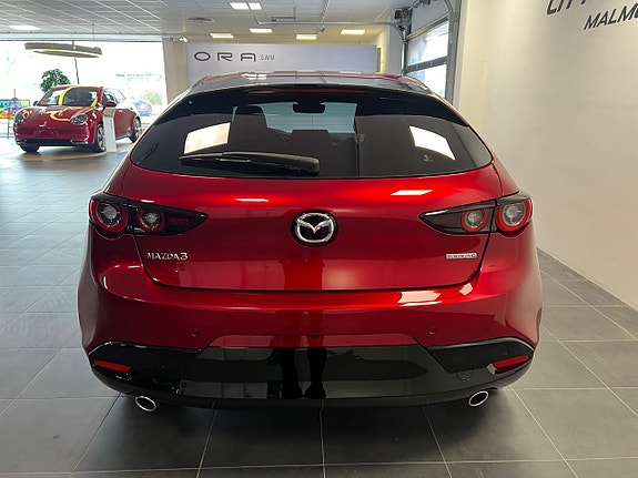 Mazda 3 4 of 7