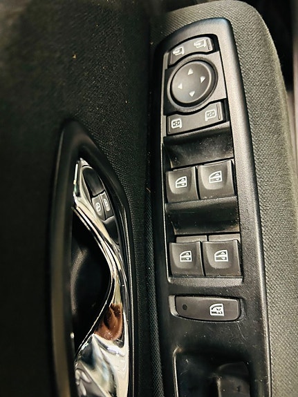 Renault Megane 12 of 17